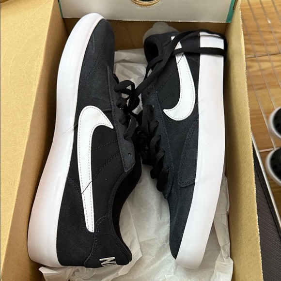 Nike SB Heritage Brand New - Picture 1 of 6